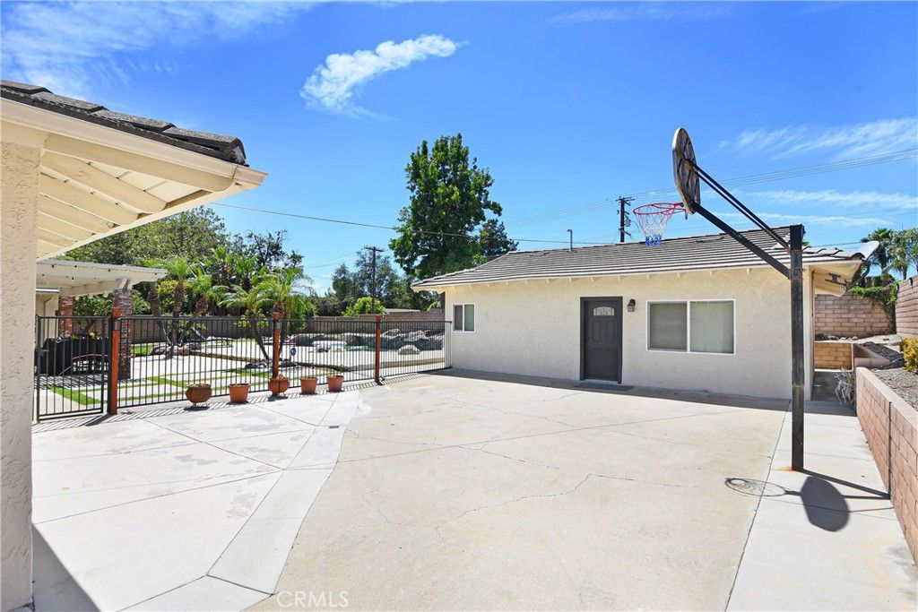 1913 N Vallejo Way B, Upland, CA 91784