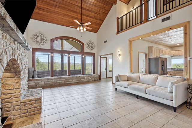 813 Remuda Drive, Fort Worth, TX 76108