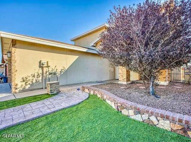 5532 Manuel Moreno Drive, El Paso, TX 79934