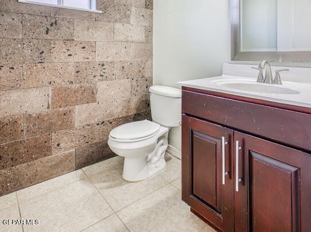 5532 Manuel Moreno Drive, El Paso, TX 79934