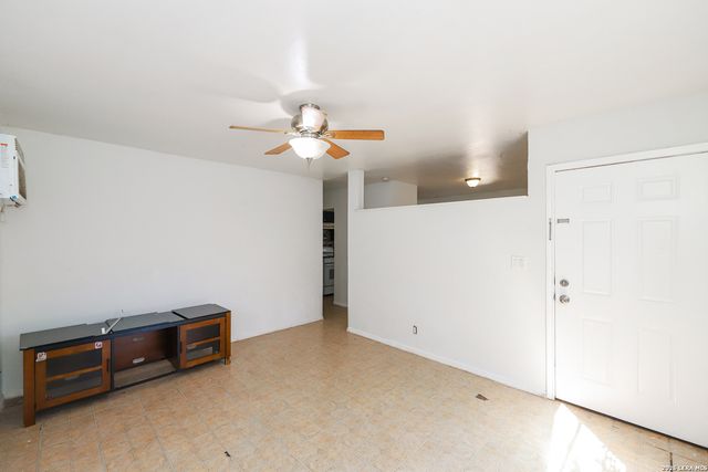 8207 GLEN FOX, San Antonio, TX 78239