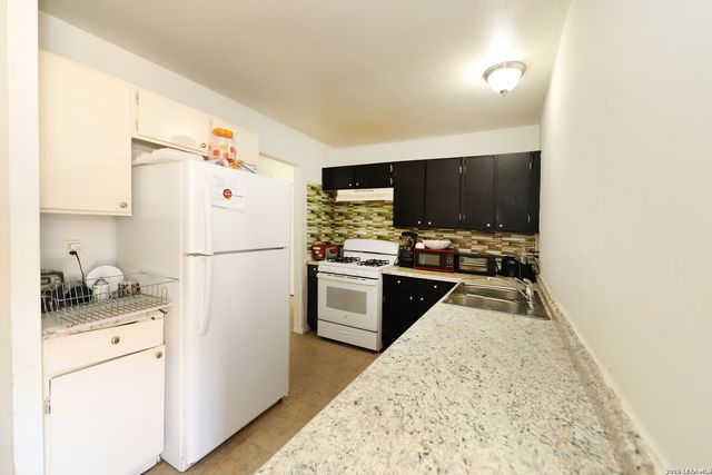 8207 GLEN FOX, San Antonio, TX 78239