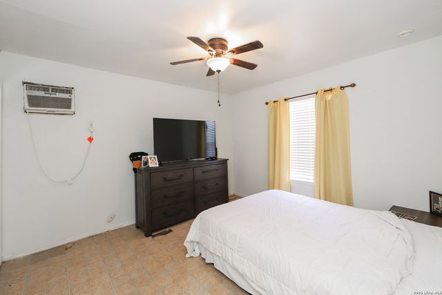 8207 GLEN FOX, San Antonio, TX 78239