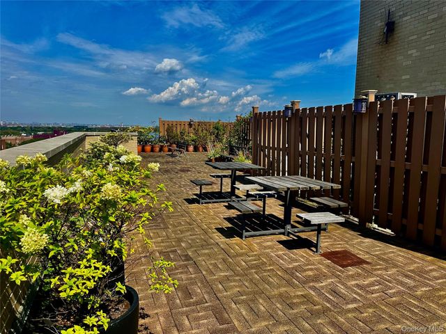 37-31 73rd Street Street 7U, Jackson Heights, NY 11372