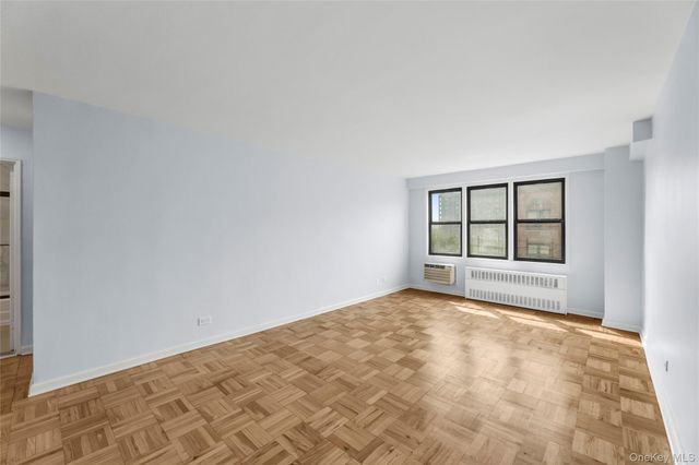 37-31 73rd Street Street 7U, Jackson Heights, NY 11372