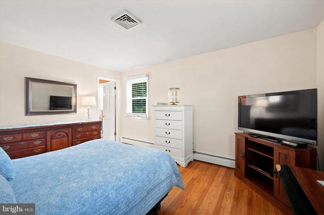 1264 ESTATE DR, West Chester, PA 19380