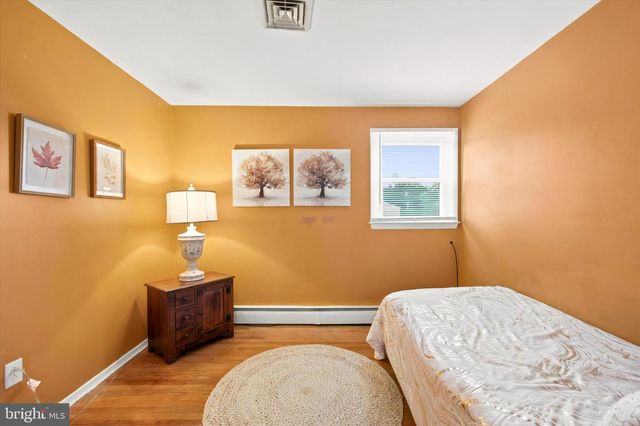 1264 ESTATE DR, West Chester, PA 19380