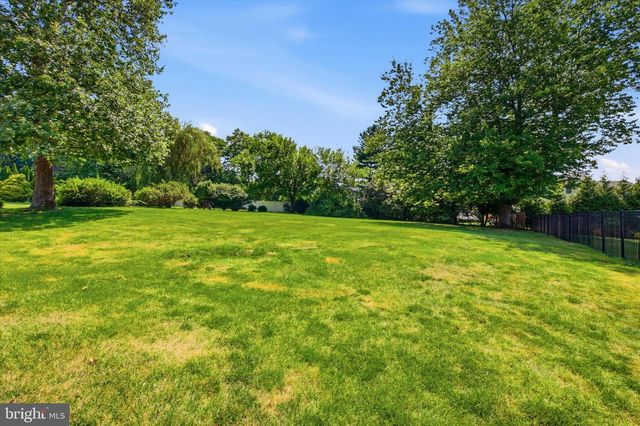 1264 ESTATE DR, West Chester, PA 19380