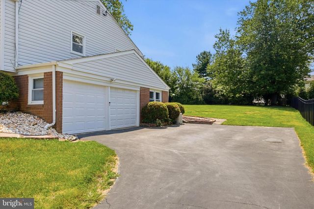 1264 ESTATE DR, West Chester, PA 19380
