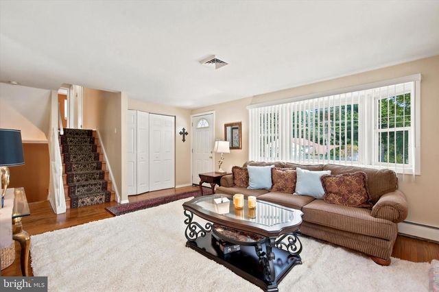 1264 ESTATE DR, West Chester, PA 19380