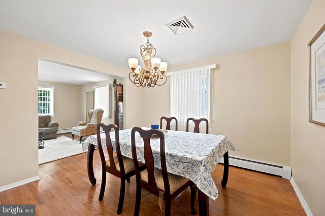1264 ESTATE DR, West Chester, PA 19380