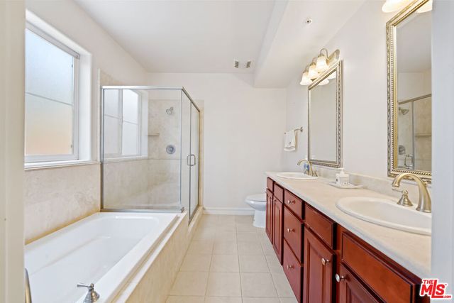 14242 Burbank Boulevard 103, Sherman Oaks, CA 91401