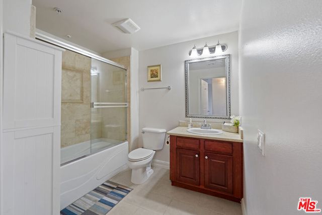 14242 Burbank Boulevard 103, Sherman Oaks, CA 91401