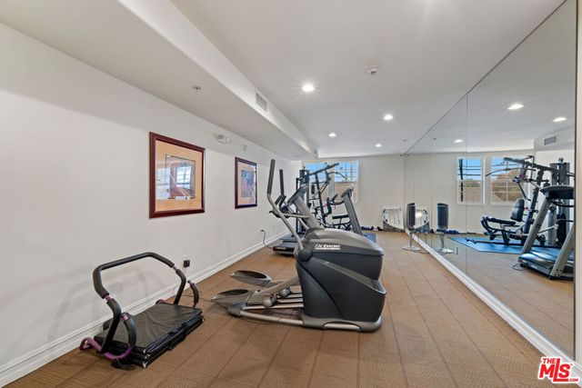 14242 Burbank Boulevard 103, Sherman Oaks, CA 91401