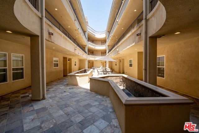 14242 Burbank Boulevard 103, Sherman Oaks, CA 91401