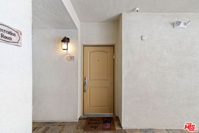 14242 Burbank Boulevard 103, Sherman Oaks, CA 91401