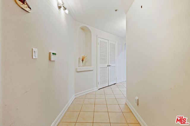 14242 Burbank Boulevard 103, Sherman Oaks, CA 91401