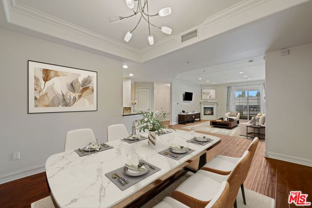 14242 Burbank Boulevard 103, Sherman Oaks, CA 91401