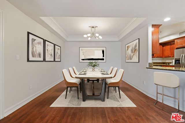 14242 Burbank Boulevard 103, Sherman Oaks, CA 91401