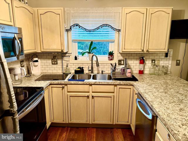 65 BYRON LN, Albrightsville, PA 18210