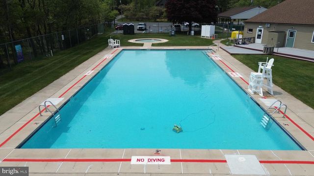 65 BYRON LN, Albrightsville, PA 18210