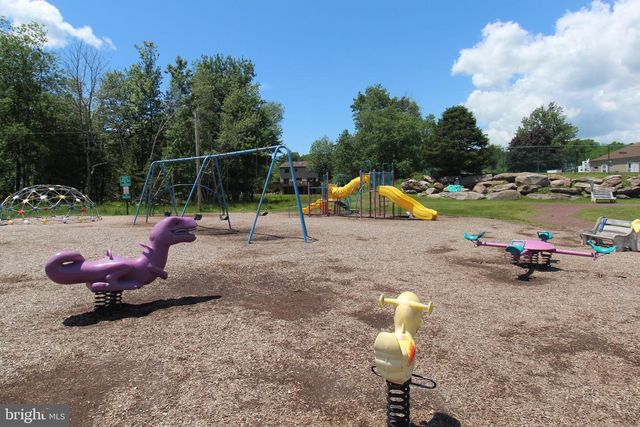 65 BYRON LN, Albrightsville, PA 18210