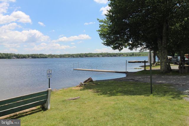 65 BYRON LN, Albrightsville, PA 18210