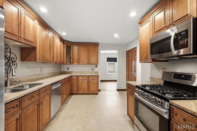 13112 Royal Pines Drive, Maryland Heights, MO 63146