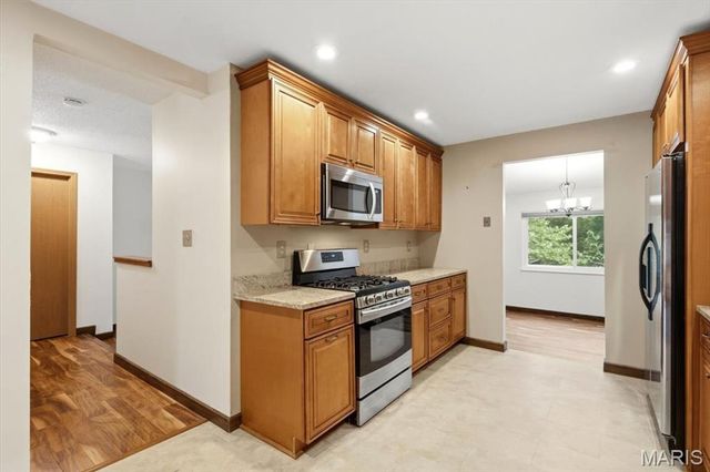 13112 Royal Pines Drive, Maryland Heights, MO 63146