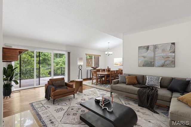 13112 Royal Pines Drive, Maryland Heights, MO 63146