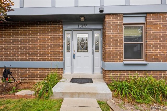 13112 Royal Pines Drive, Maryland Heights, MO 63146