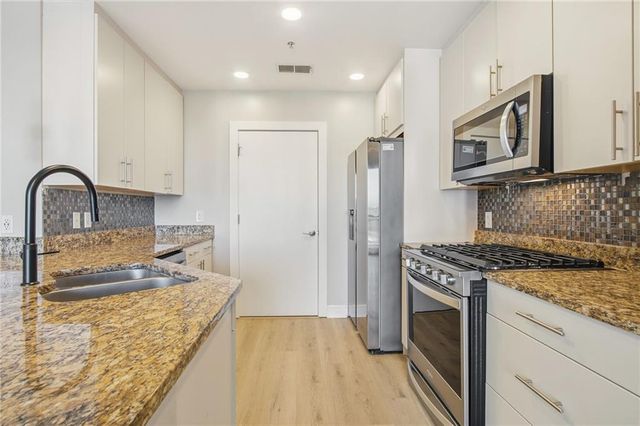 222 12th Street NE 1404, Atlanta, GA 30309