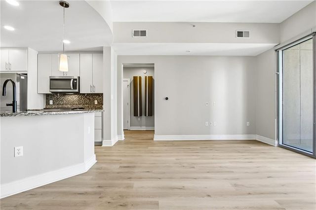 222 12th Street NE 1404, Atlanta, GA 30309