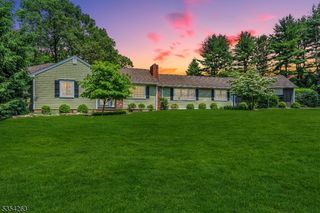 27 Highland Ave, Peapack Gladstone Boro, NJ 07977