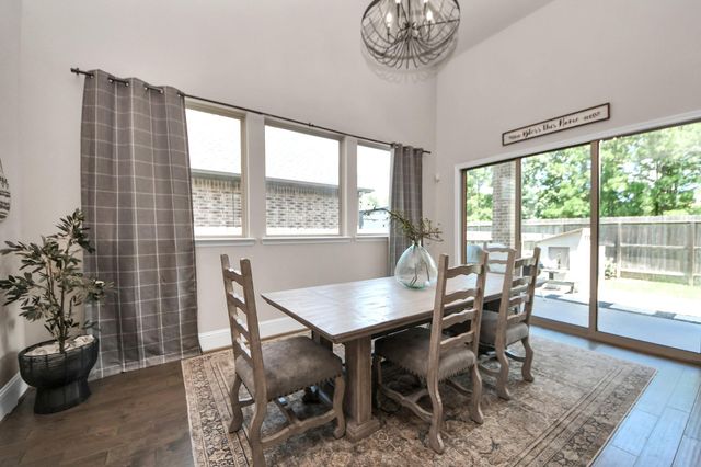 633 Ashbrook Ridge Lane, Pinehurst, TX 77362