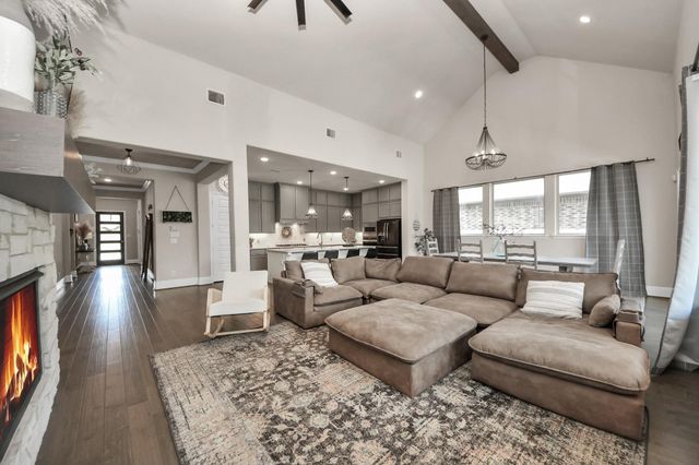 633 Ashbrook Ridge Lane, Pinehurst, TX 77362