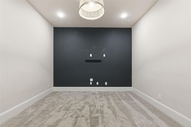 633 Ashbrook Ridge Lane, Pinehurst, TX 77362