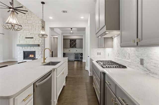 633 Ashbrook Ridge Lane, Pinehurst, TX 77362