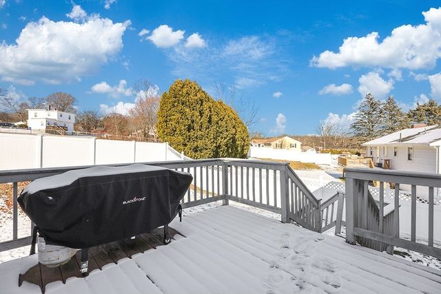 8 Bandy Ln, Milford, MA 01757