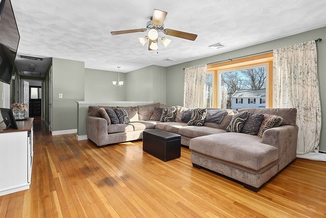 8 Bandy Ln, Milford, MA 01757