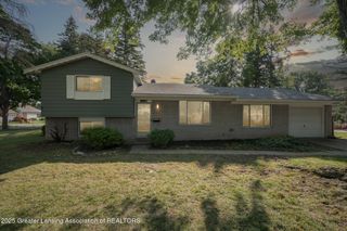 2320 Vassar Drive, Lansing, MI 48912