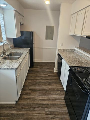 1301 E Central Avenue C-4, Bentonville, AR 72712