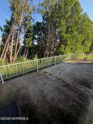15 Saint Tropez Court, Toms River, NJ 08757
