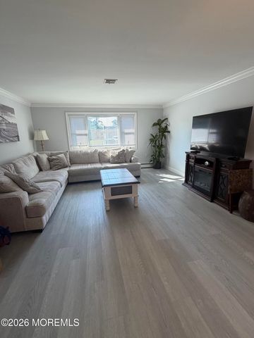 15 Saint Tropez Court, Toms River, NJ 08757