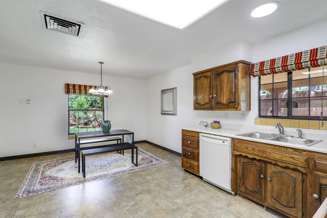 10128 GUADALUPE Trail NW, Albuquerque, NM 87114