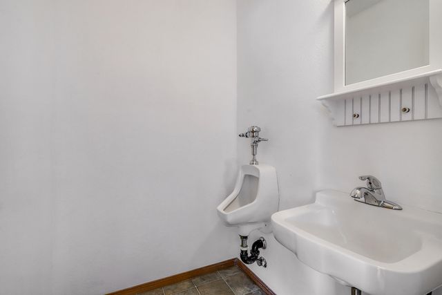 10128 GUADALUPE Trail NW, Albuquerque, NM 87114