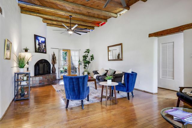 10128 GUADALUPE Trail NW, Albuquerque, NM 87114