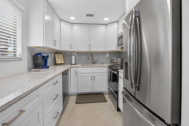 15054 Ashland Way 82, Delray Beach, FL 33484