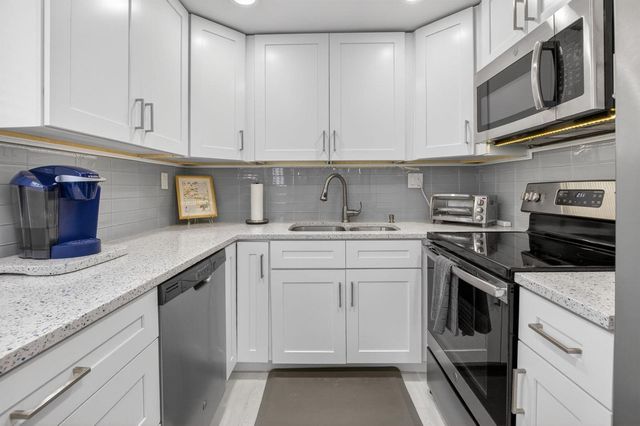 15054 Ashland Way 82, Delray Beach, FL 33484