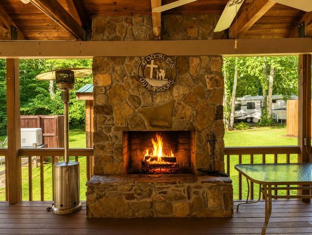 128 Bear Bend, Blairsville, GA 30512